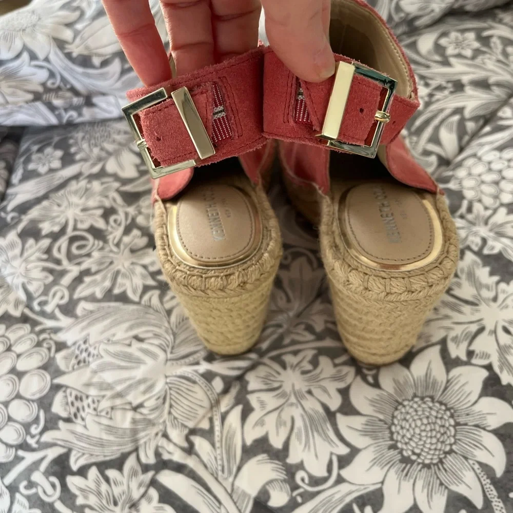 Kenneth Cole Pink Suede Espadrilles
